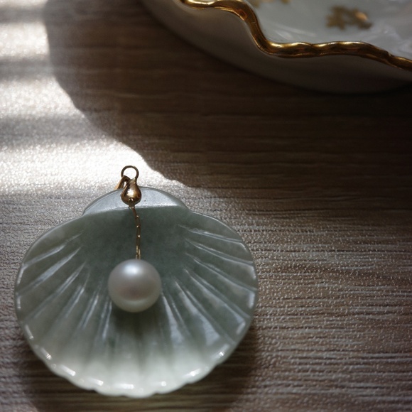 10k solid gold jade and pearl pendant - Picture 3 of 7
